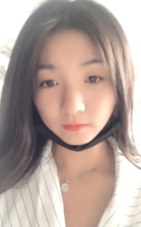 校园直播:小依依的互动经历96v39.3g