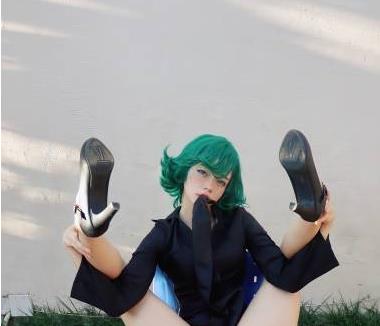 Me1adinha：欧美cos女神，完美身材翘臀，2.2G资源合集