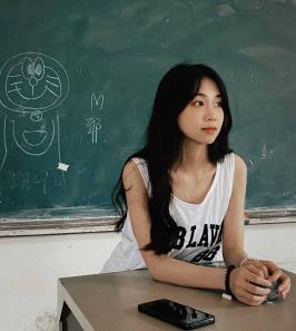 高颜值卫校毕业护士小姐姐自拍小视频,下载观看!