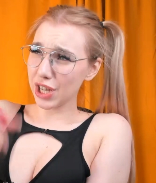 俄罗斯眼镜小姐按摩怪兽+4V+888M+百度盘