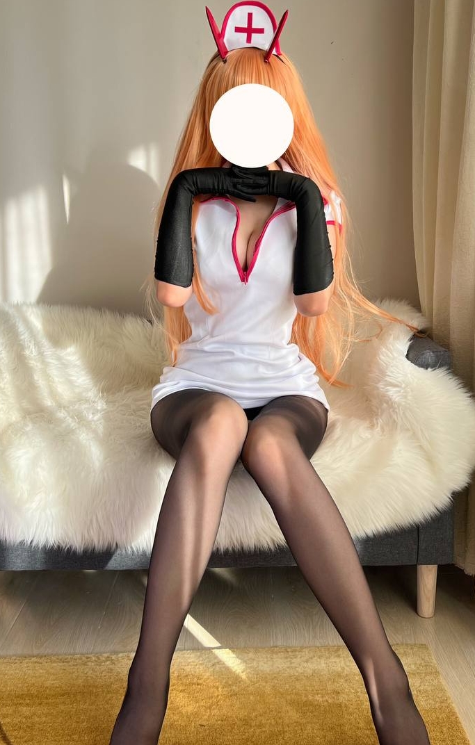 福利姬小空4套合集-黑丝御姐+白发巫女+亮彩礼服,8V2四人游,1.95G百度盘