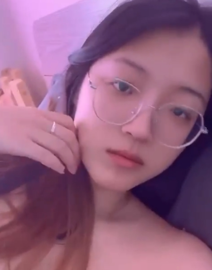 河南赵露露等29位美女图影泄密视频23三人游+92V1.46G百度盘