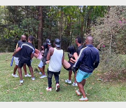 IsabellaUzcategui黑鬼人3V-7.4G视频合集，团建女主群对群互动用嘴怼脸上塞满某处