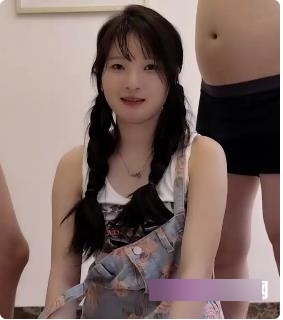 琳琳与男优合作的扣扣传媒作品，清纯女星被榨弄