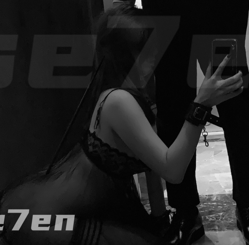 大神se7en的超强指教：31个视频2.17G，滴蜡电控羞辱女性私拍