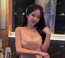 韩国人气女团成员自拍洗手间视频,时长8分钟,颜值服装身材惊艳