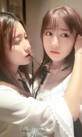 少女的多面魅力。无论是清纯可爱还是性感妩媚,她都能完美驾驭,让人目不暇接,回味无穷。这个1.9G的合集,绝对是绅士们不容错过的精品资源!