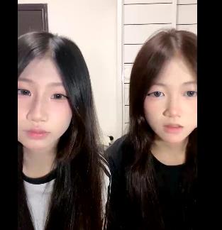 颜值闺蜜大学生自拍视频1V-1.2G，车衣道具秀馒头小特写，完美妹妹嫩嫩的