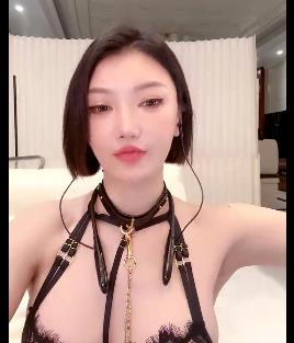 小巫婆福利合集：高质量颜值车灯，12V-3.6G视频下载观看