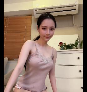 衣道具秀中的精彩表现，以及她的特写镜头。这是一个难得的机会，让我们一起来欣赏这位演员明星的魅力吧！