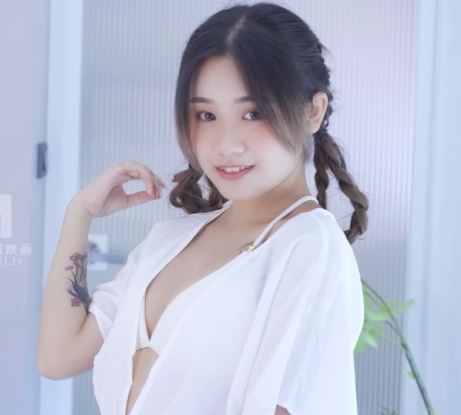 邻家妹妹韩棠泳装视频，614MB，男主心动