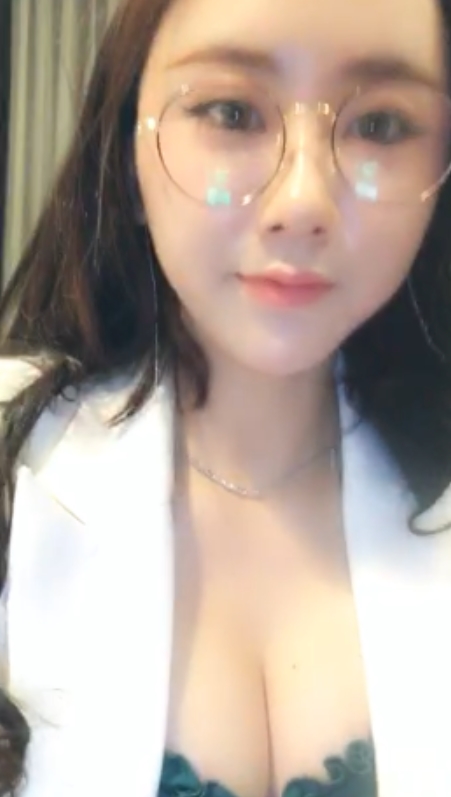 易直播2018:大合集珍藏,脚露脸丝袜聊天,92V42.73G百度盘,高二收藏至今