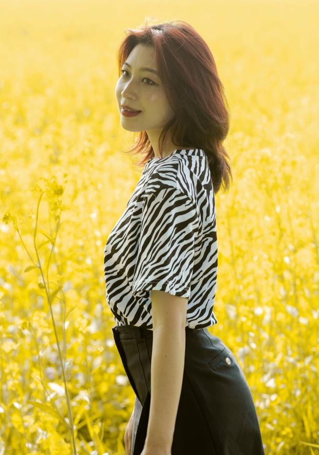 黄S优质气质御姐艾米妮轩:视图盘压缩,链接永久有效