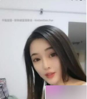 惊艳颜值，让人不禁为之倾倒。