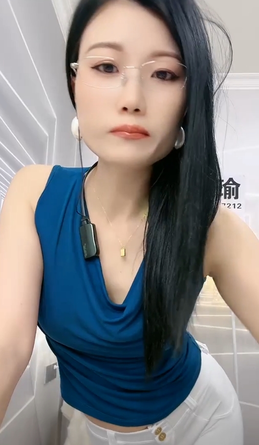 冷美人豹纹热舞,透明紧身裤,2.7G,20V,4小时06分