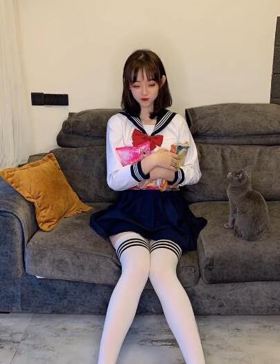 快手人气女神小李老师辣舞合集，1.1G视频尽情欣赏