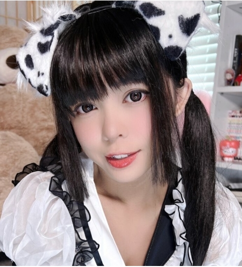 xkum绯红小猫》尺度私拍作品