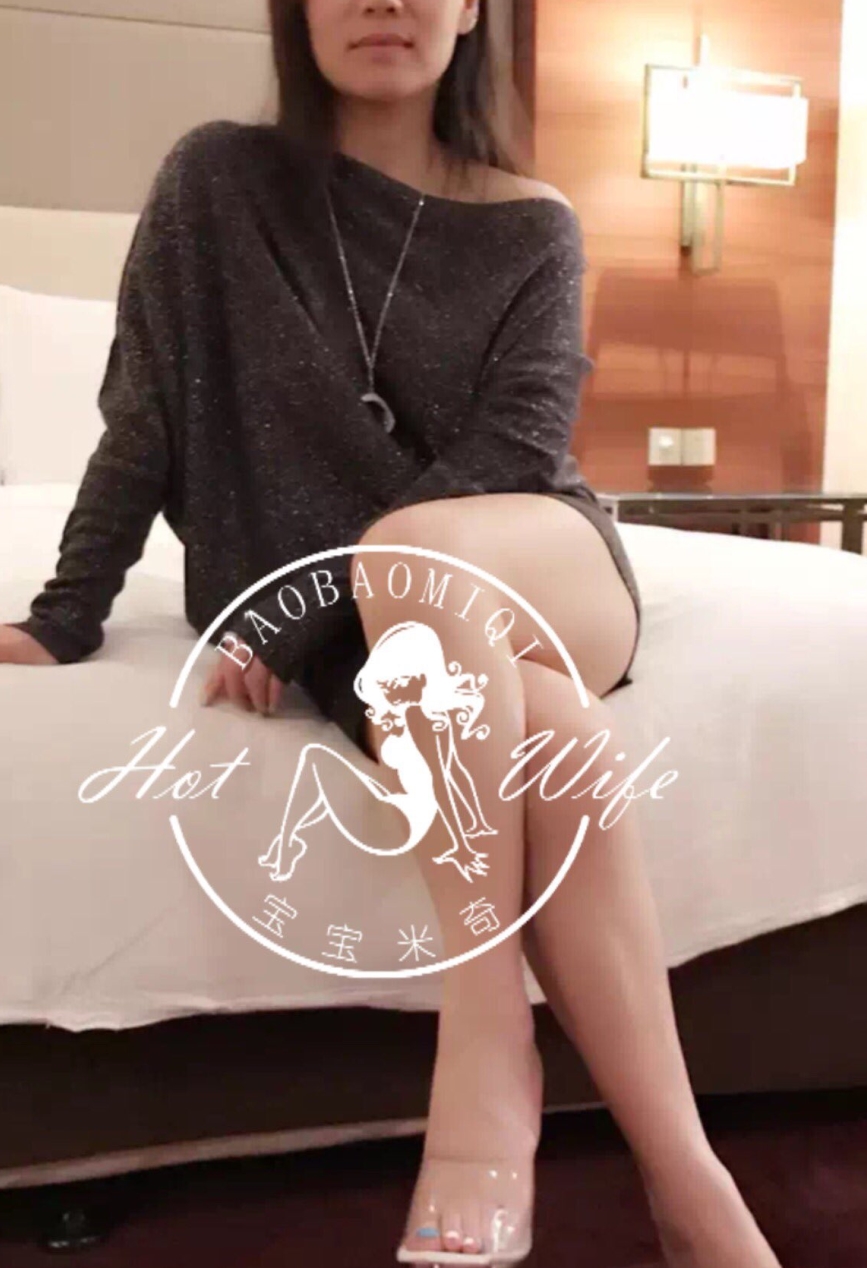 神秘夫妻绿帽妻子与学者米奇宝宝，38v13.2g视频集锦