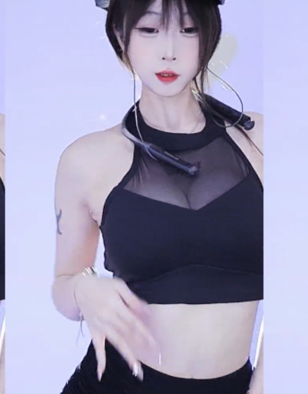 CC樱奈热舞176v29.6g：舞姿翩翩，魅力无限