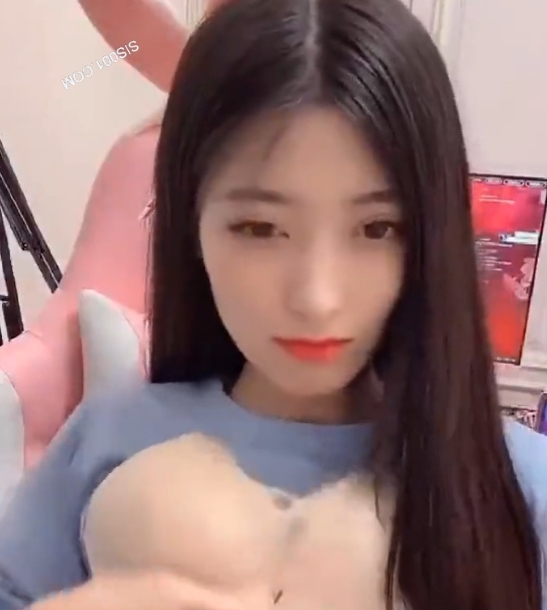 英雄联盟主播月月大小姐1v1挑战65m,精彩对决收藏无数