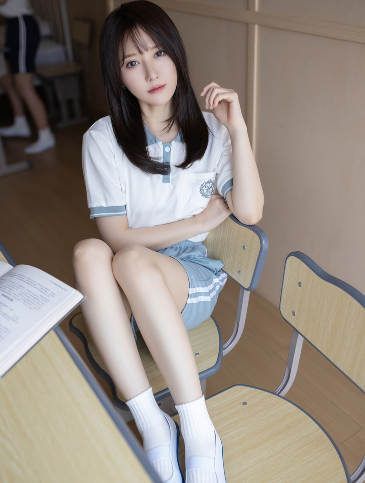 网络热门私拍视频《鱼子酱闺蜜杏子大胆私拍4v13.4g》，百度ED2K双平tai+du家收藏