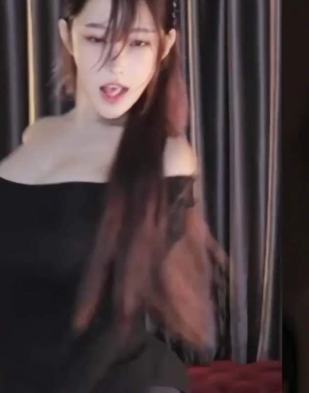 南妹儿呀热舞合集：原版无水，百度盘转载，23b+4.13g视频大小