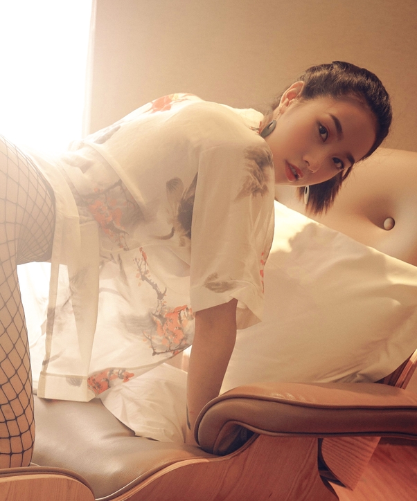 方子萱秀人沐青合集750P18V6.69G视频百度云