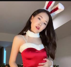 露脸高颜值百变女神merio私拍图集20V-3.4G327张，粉丝狂热追捧！