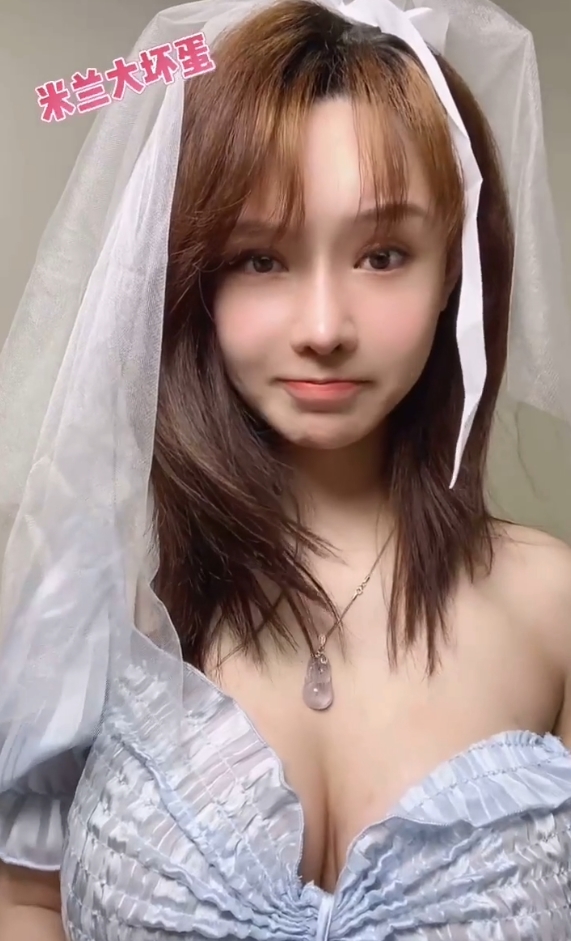 微博60W红人，米兰大坏蛋1.1g，收藏下载随时看