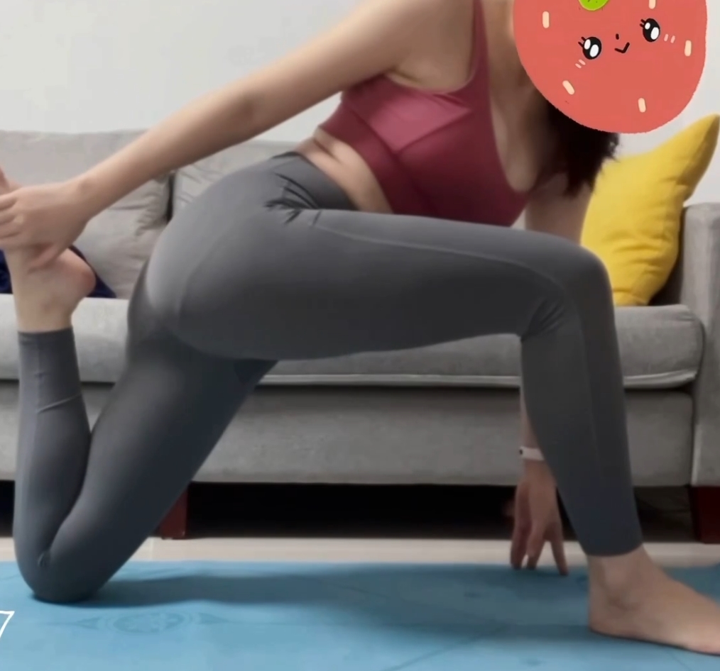 国服最强女大小D姐姐齐溪悄悄话视频合集，听声可出，Derail777、Delight_778等合作，90v+13.7g内容，解压保存观看