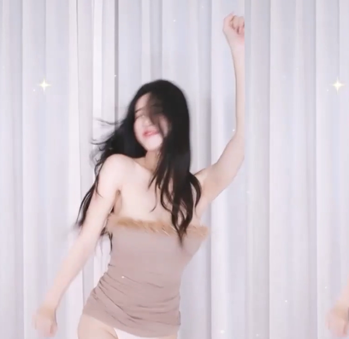 熊猫团智仁in0410最新私拍视频合集，总计75个，大小19.7G，百度和ED2K热门收藏