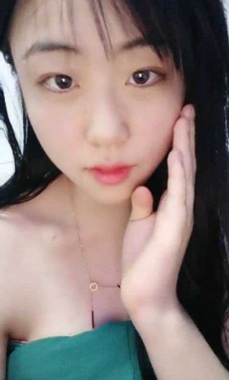 00后超级球童颜大罩杯系列视频：紫惜姐姐主演，55个版本35g，百度下载+ED2K链接，收藏350，去重增加