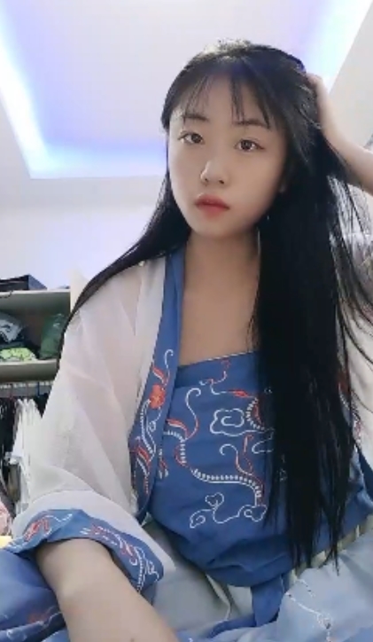 00后超级球童颜大罩杯系列视频：紫惜姐姐主演，55个版本35g，百度下载+ED2K链接，收藏350，去重增加