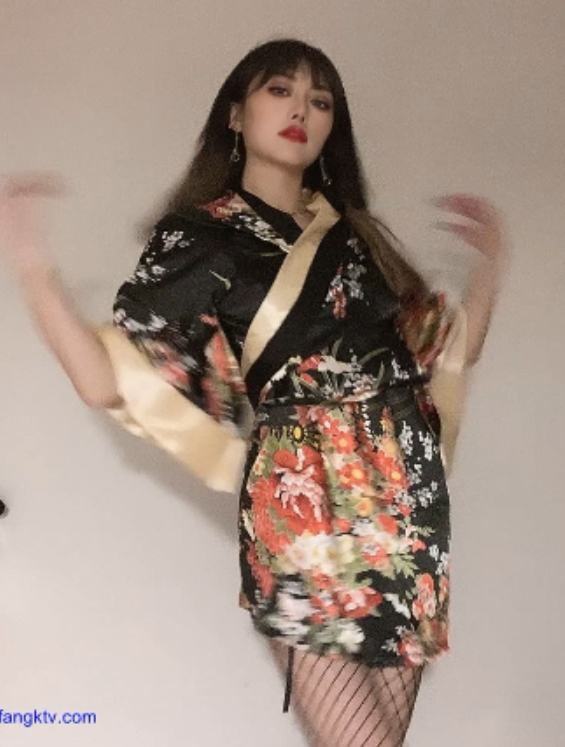 一少举牌露脸定制15.7g视频：收藏百度ED2K，补漏系列