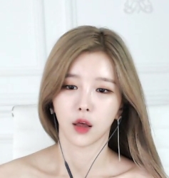 韩国女主播berry0314大罩杯42G视频合集,afreeca、ins、YouTube全平台精彩表现