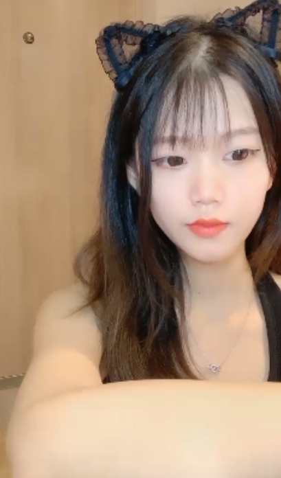 “热舞葡萄妹妹”13v9.1g视频:清晰展现舞蹈魅力,收藏数破61!