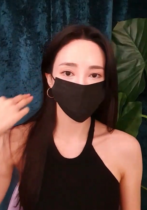 韩国热舞女神ekwnddl：优质身材热舞，百度ED2K收藏狂潮