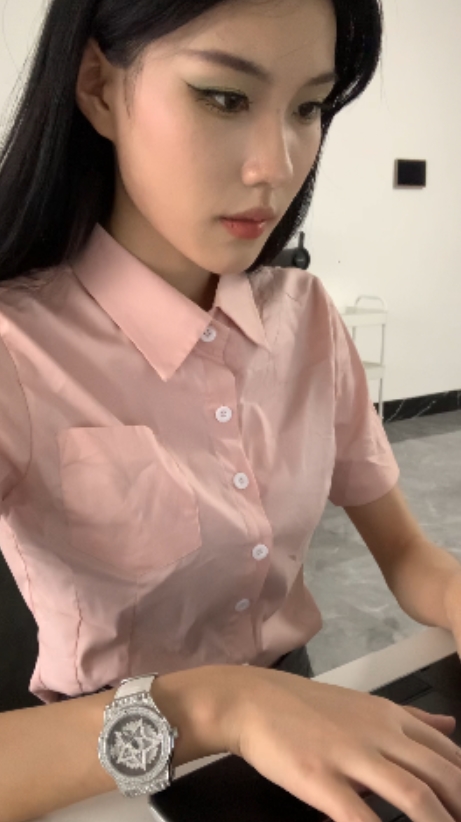 感兴趣，不妨去百度搜索一下，或者通过ED2K等下载渠道观看这部视频，相信你也会被胆胆的表现所震撼！