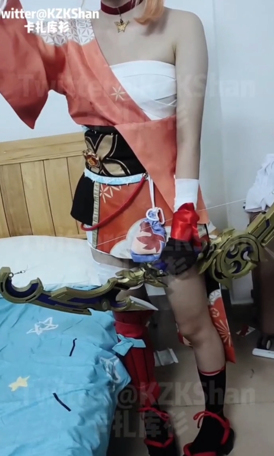 《COS足》:卡扎库杉10v19.1g之旅,老资源补百度,ED2K链接增加,精彩不容错过!