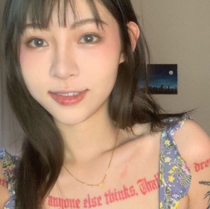痞幼：500万粉丝独家视频，颜值纹身一应俱全！