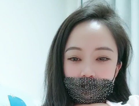 性感小阿姨小雪，丝袜熟女韵味，视频30分钟，56.7G