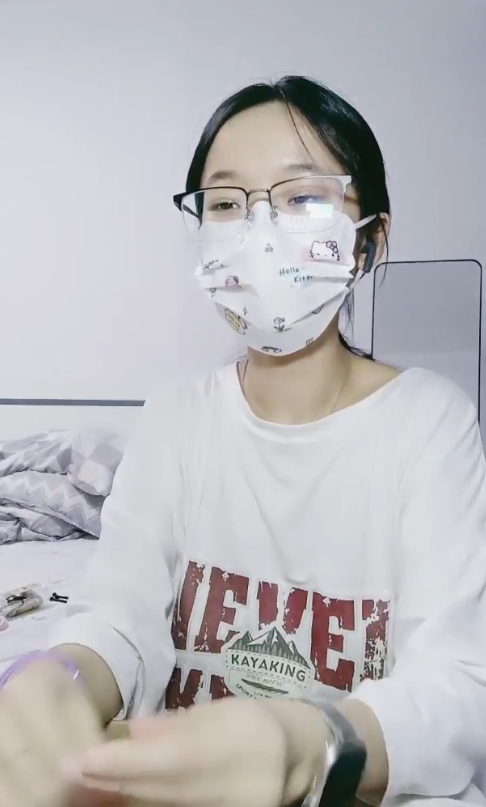 嫩星星洗澡合集:可爱新人登场,5小时视频,5.59GB文件大小,有声音