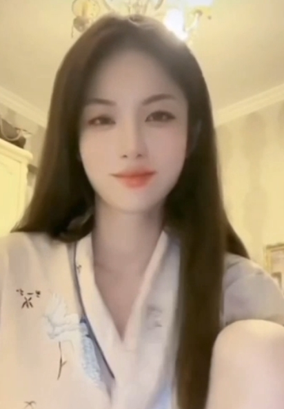 抖音28w粉+史迪西+土豪定制+8v772m