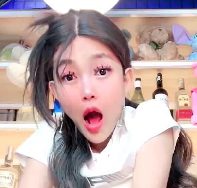 高颜值刺青网红善良姐姐深渊巨口最新合集3V2.5G，深海巨兽道具秀！