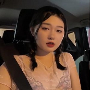 魏乔安：独特魅力的自拍视频男主湾湾男Y22分钟精心制作