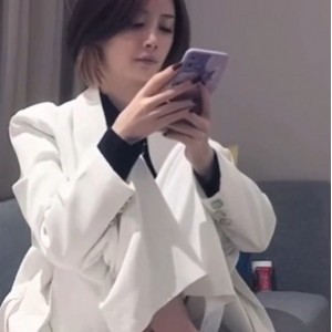 《大神酒店约会：威廉与高颜值美女的魅力视频合集（10个，500MB）》