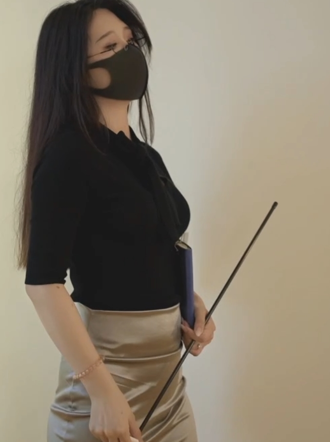 狂热老师:逗趣爆裂黑丝,视频惊艳