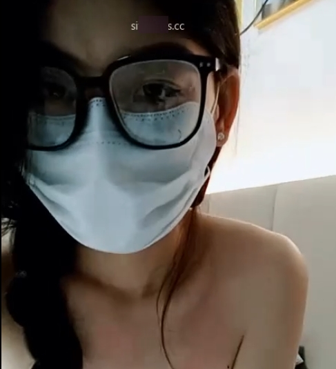 清纯眼镜女大学生视频系列：茉莉花的魅力