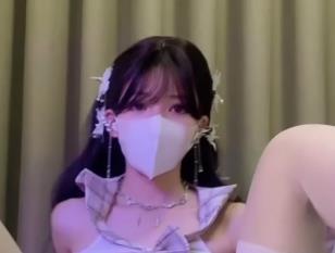 《超可爱白丝JKS：10分钟神秘道具秀，1V268M精彩视频》