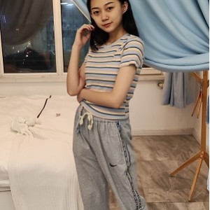 大学生刘兵约拍作品集：30张纯粹收藏照片视频展示